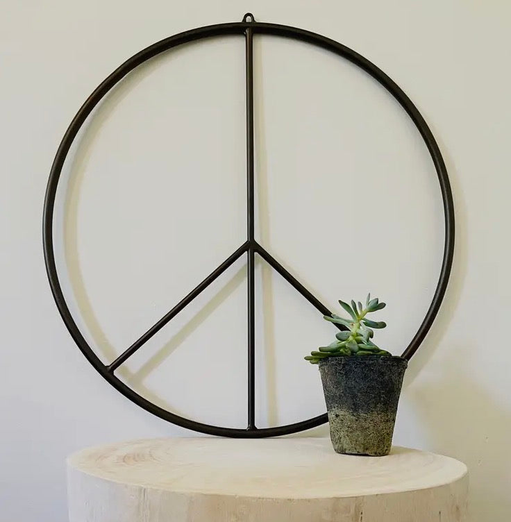 33” Metal Peace Sign