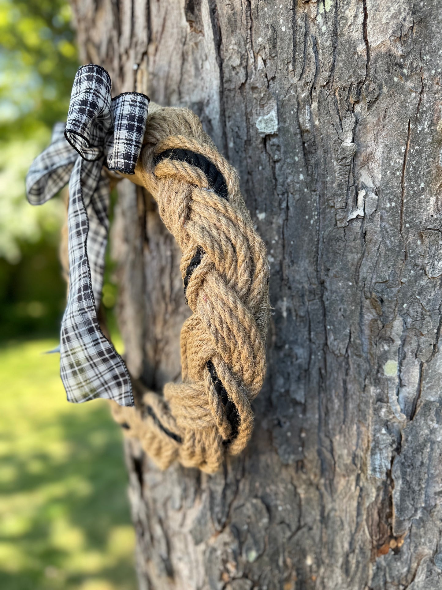 16” Black and white check