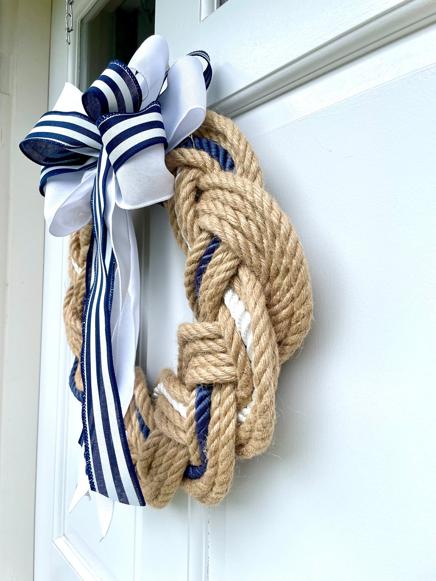 16” Navy and White Jute Wreath