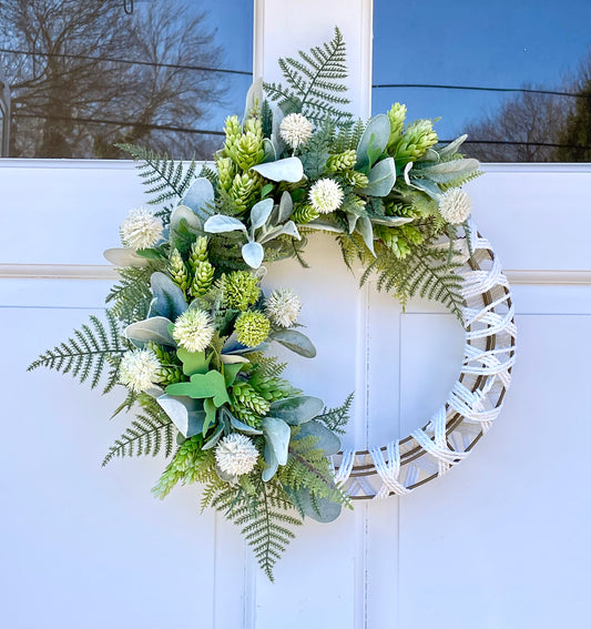 15” Green/white Wire and Rope Wreath