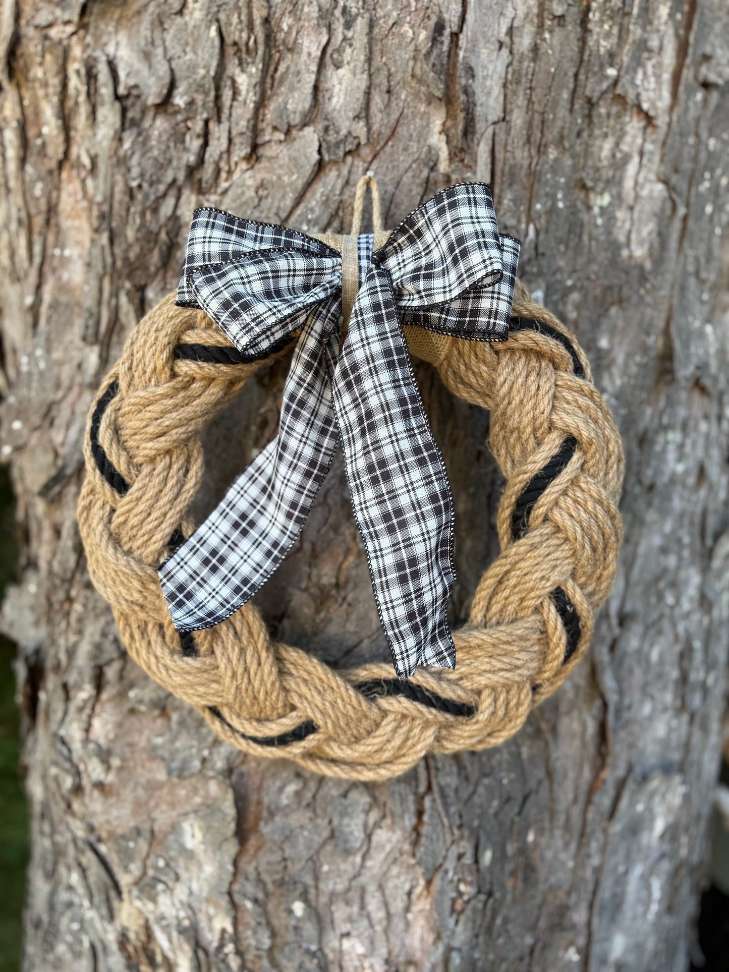 16” Black and white check