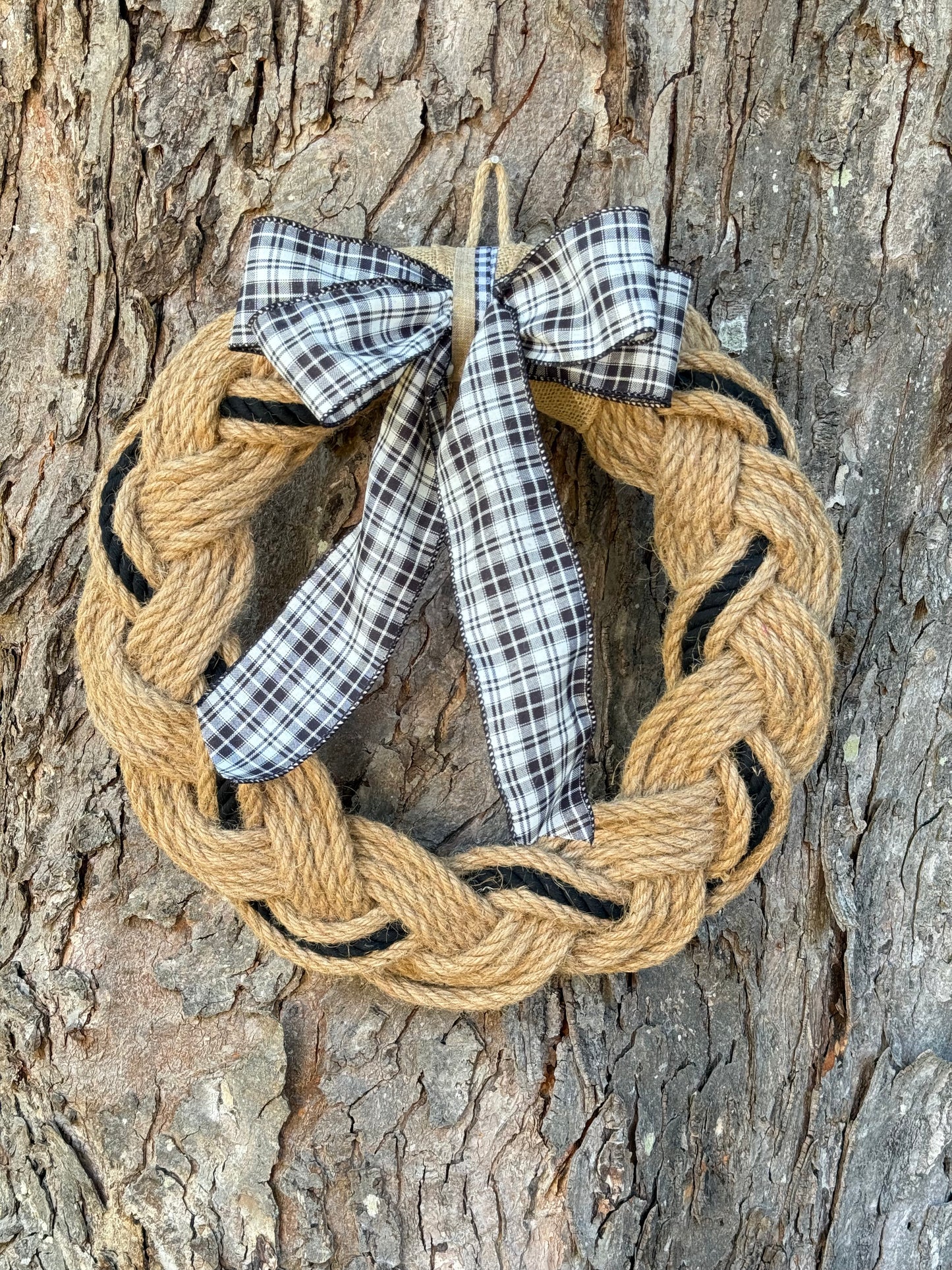 16” Black and white check